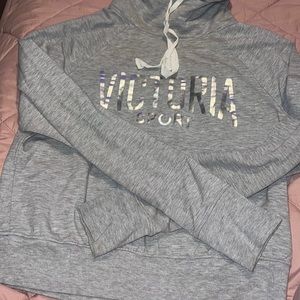 Women Victoria secret sweater size M color gray
